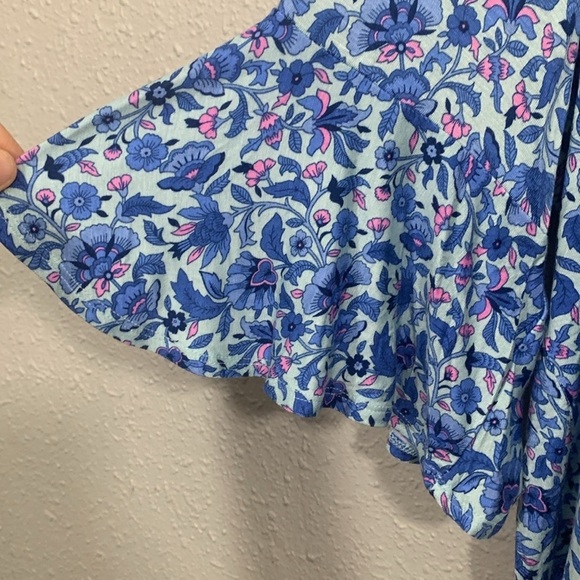 T Tahari Flutter Sleeve Periwinkle & Pink Floral All Over Print Stretch Knit Tee - Picture 3 of 11